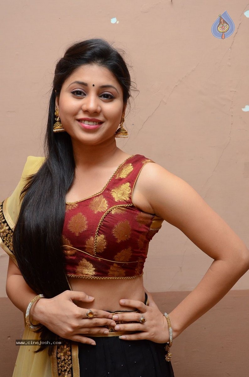 Hamida Latest Photos - 21 / 45 photos