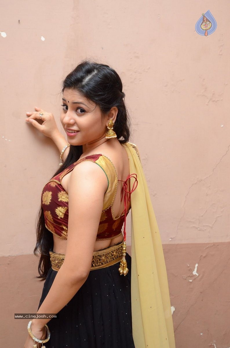 Hamida Latest Photos - 28 / 45 photos