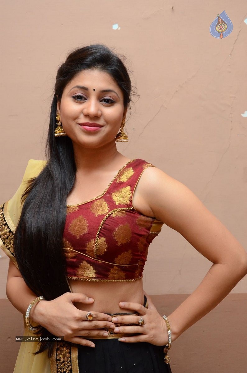 Hamida Latest Photos - 32 / 45 photos