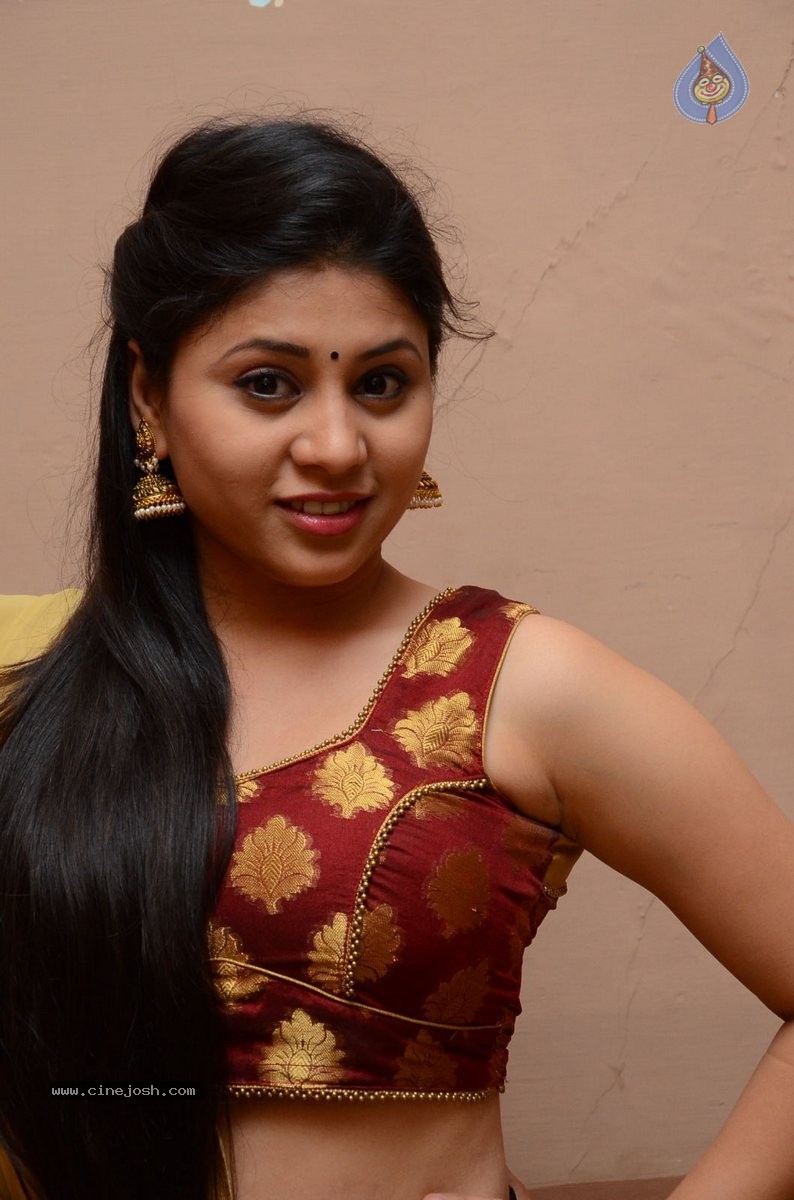 Hamida Latest Photos - 38 / 45 photos