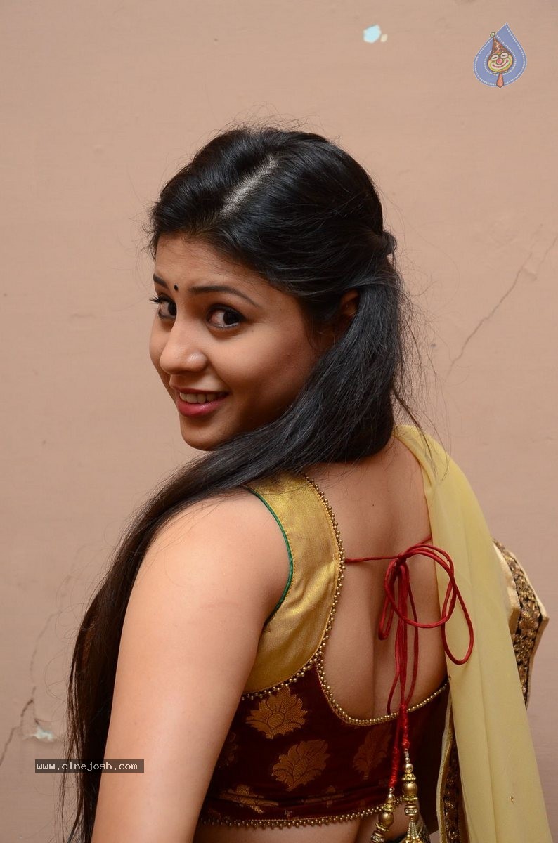 Hamida Latest Photos - 41 / 45 photos