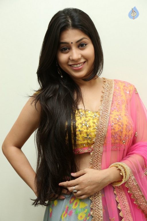 Hamida New Photos - 21 / 31 photos