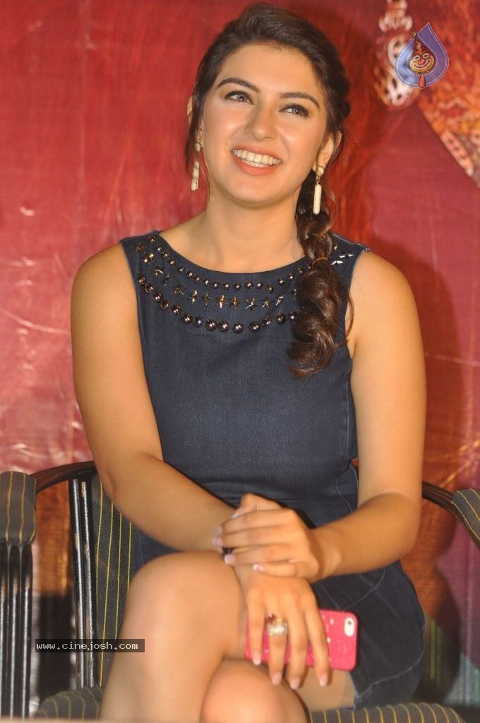 Hansika Hot Stills - 60 / 106 photos