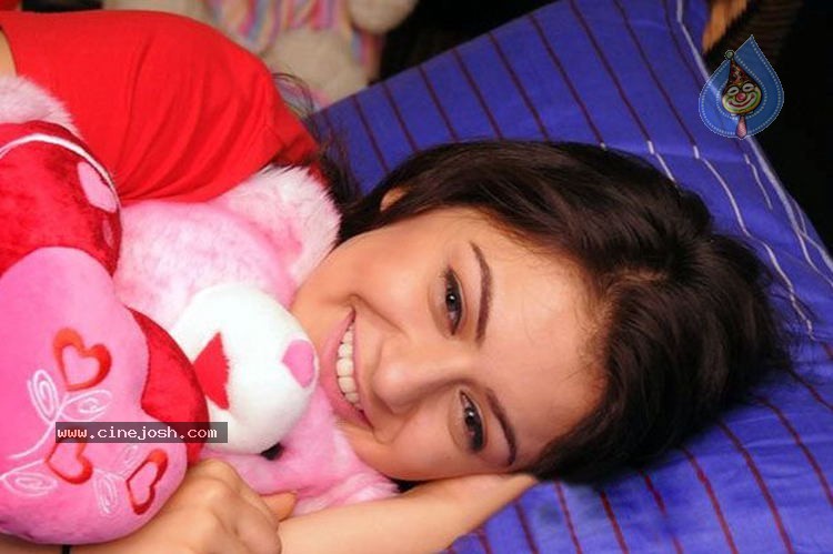 Hansika Motwani Stills - 7 / 15 photos