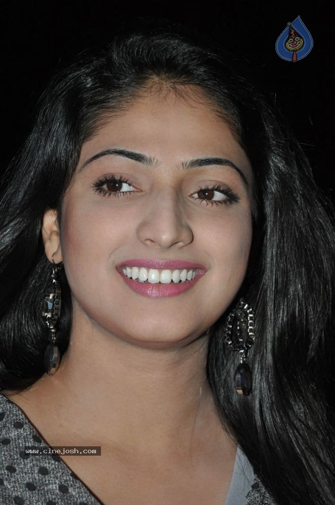 Hari Priya Latest Stills - 42 / 58 photos