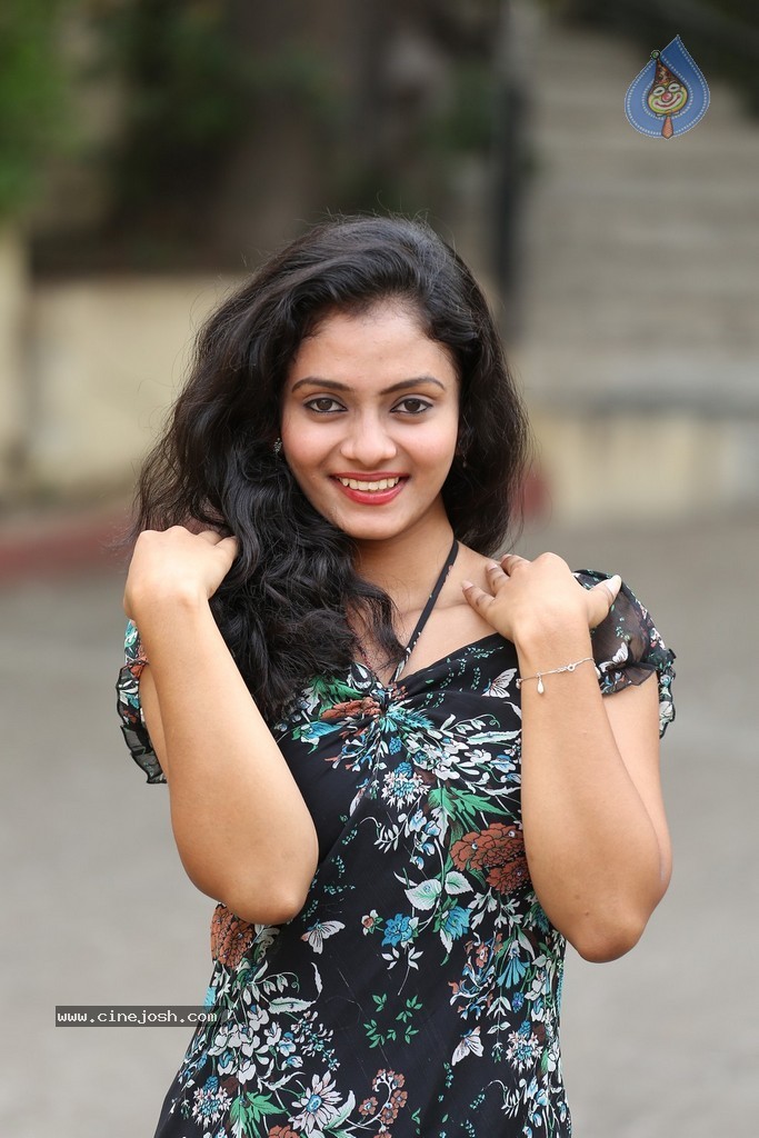 Harika New Photos - 47 / 84 photos