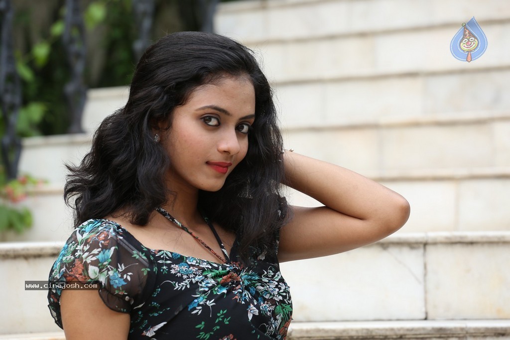 Harika New Photos - 73 / 84 photos