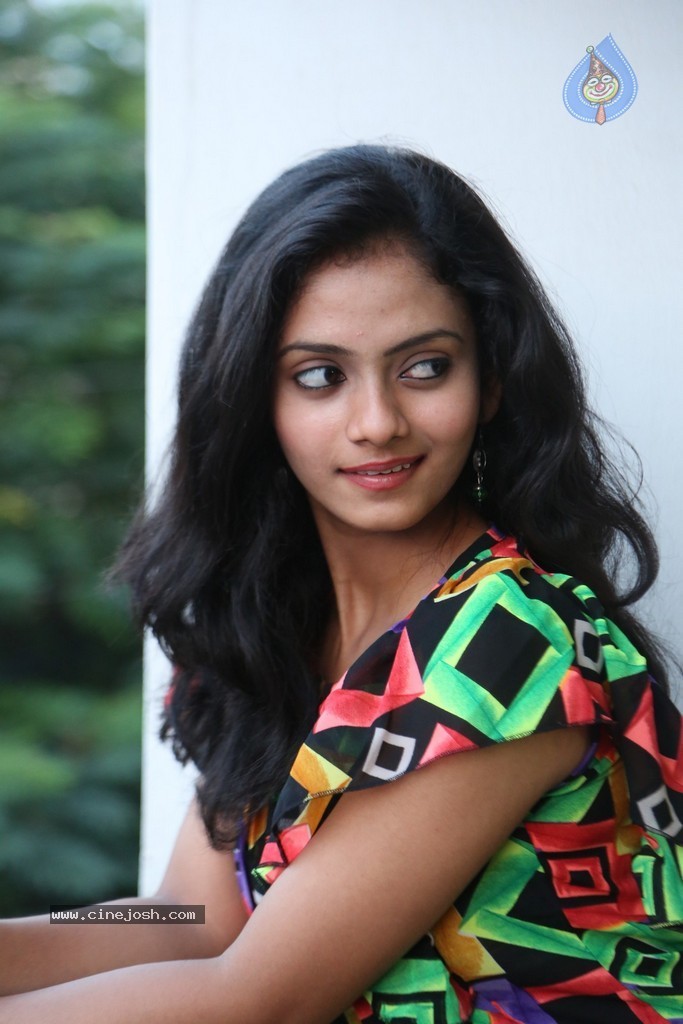 Harika New Stills - 5 / 70 photos