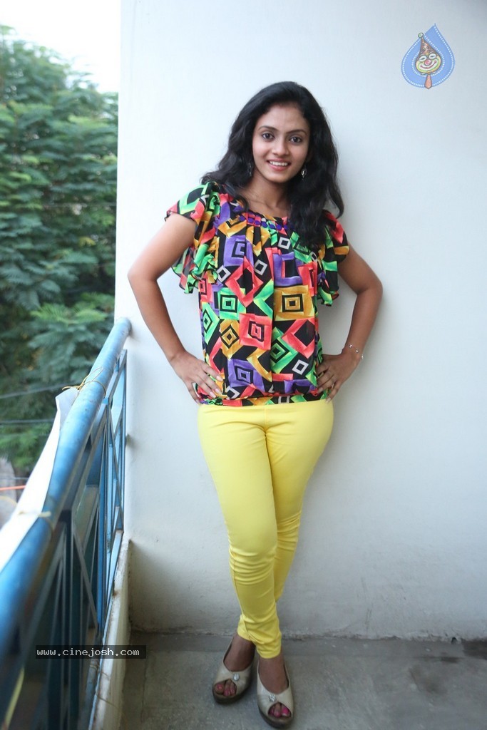 Harika New Stills - 6 / 70 photos