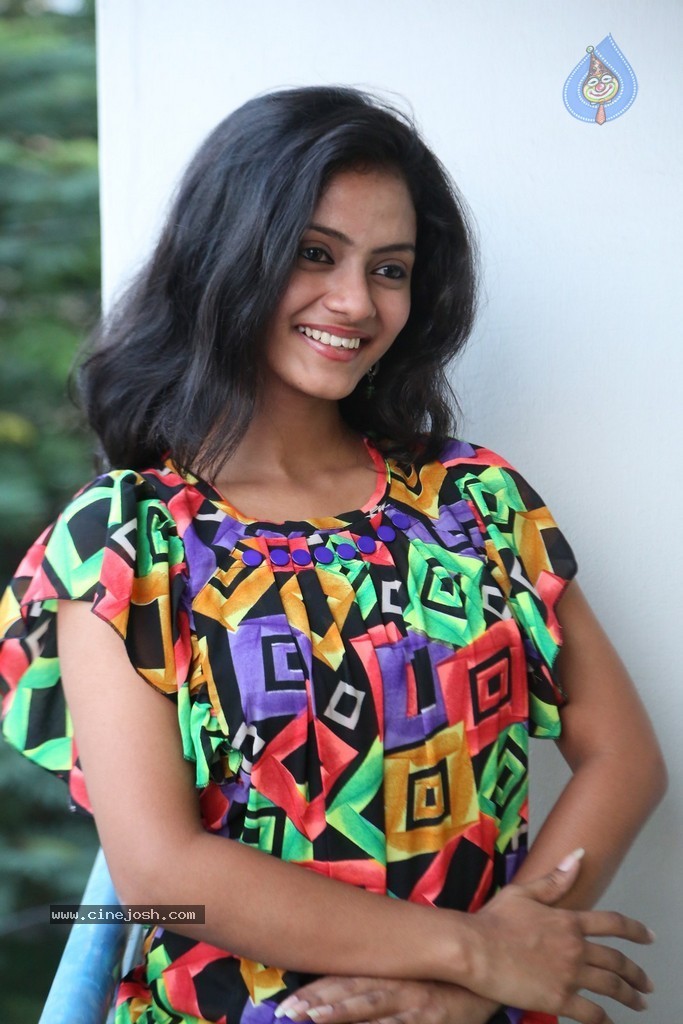 Harika New Stills - 35 / 70 photos