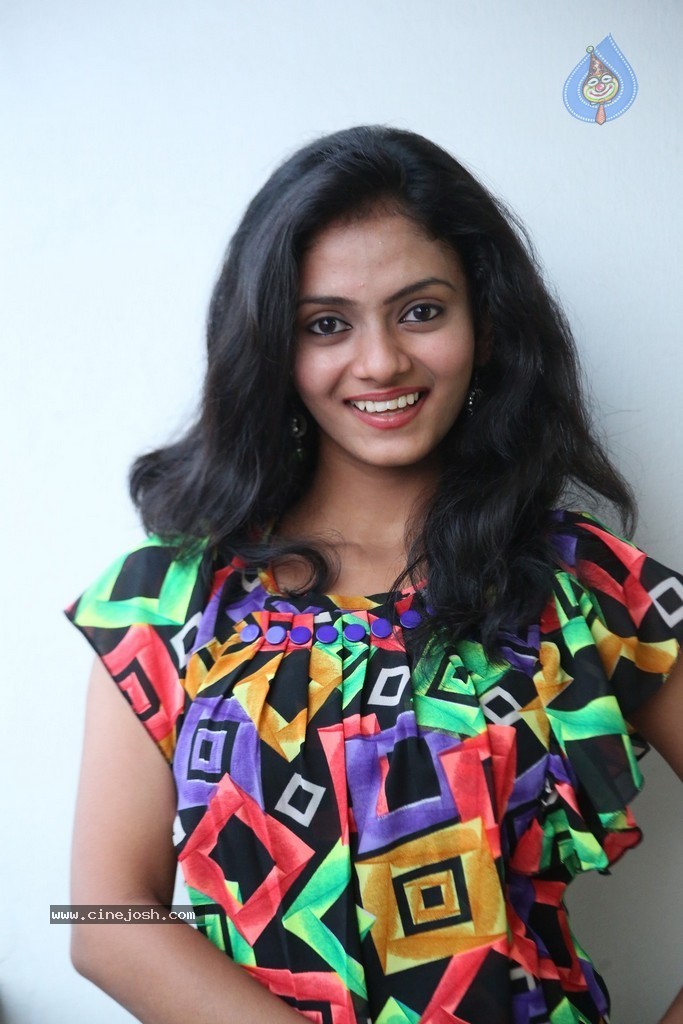 Harika New Stills - 42 / 70 photos