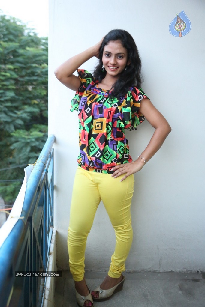 Harika New Stills - 45 / 70 photos