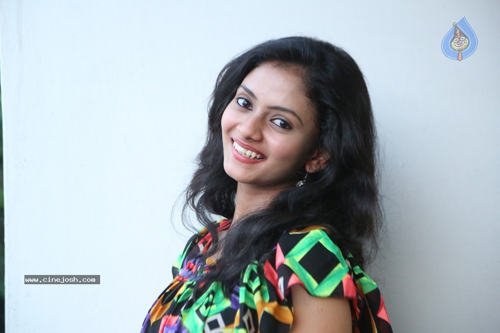 Harika New Stills - 49 / 70 photos