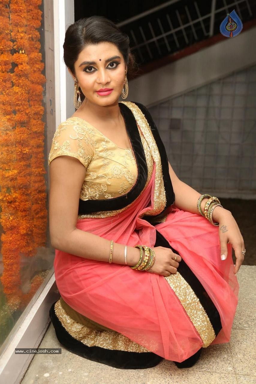 Harini Latest Gallery - 2 / 87 photos