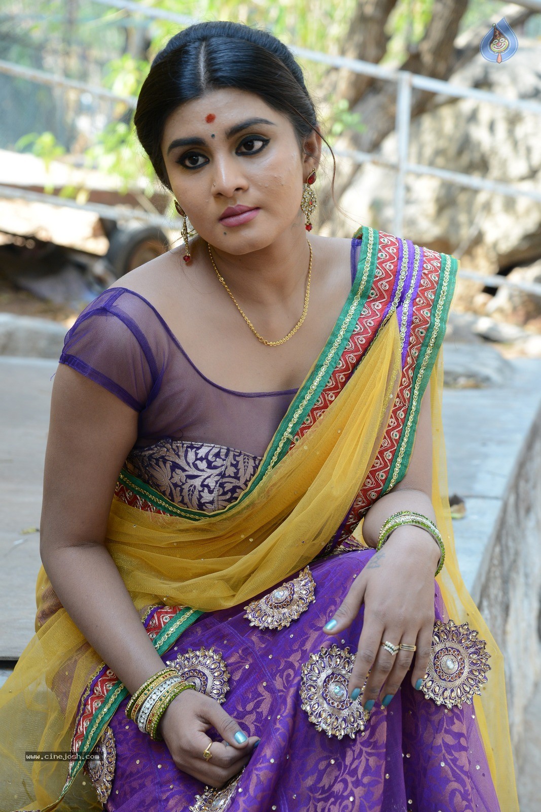 Harini New Photos - 20 / 60 photos