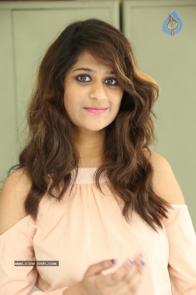 Harini New Stills - 5 / 98 photos