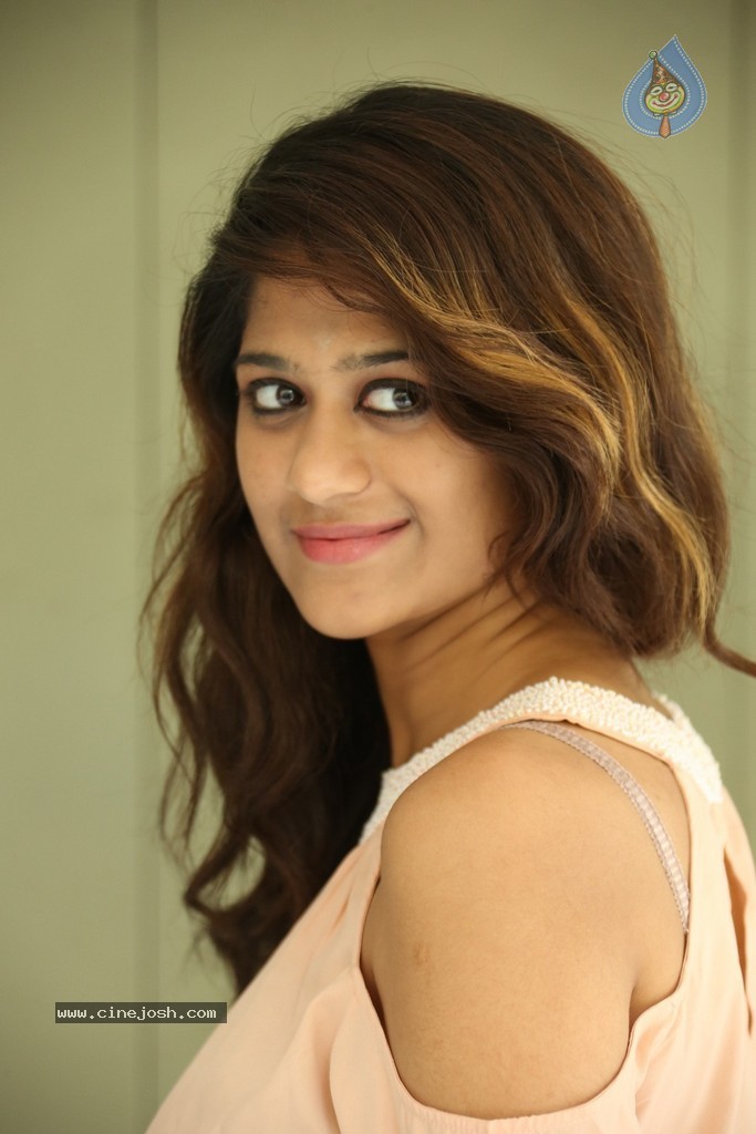 Harini New Stills - 26 / 98 photos