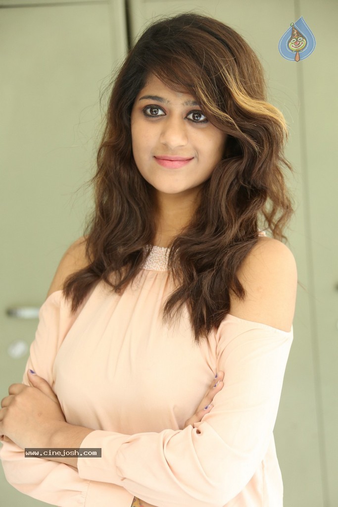 Harini New Stills - 37 / 98 photos