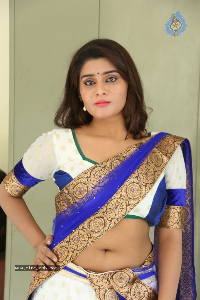 Harini Spicy Stills - 6 / 110 photos