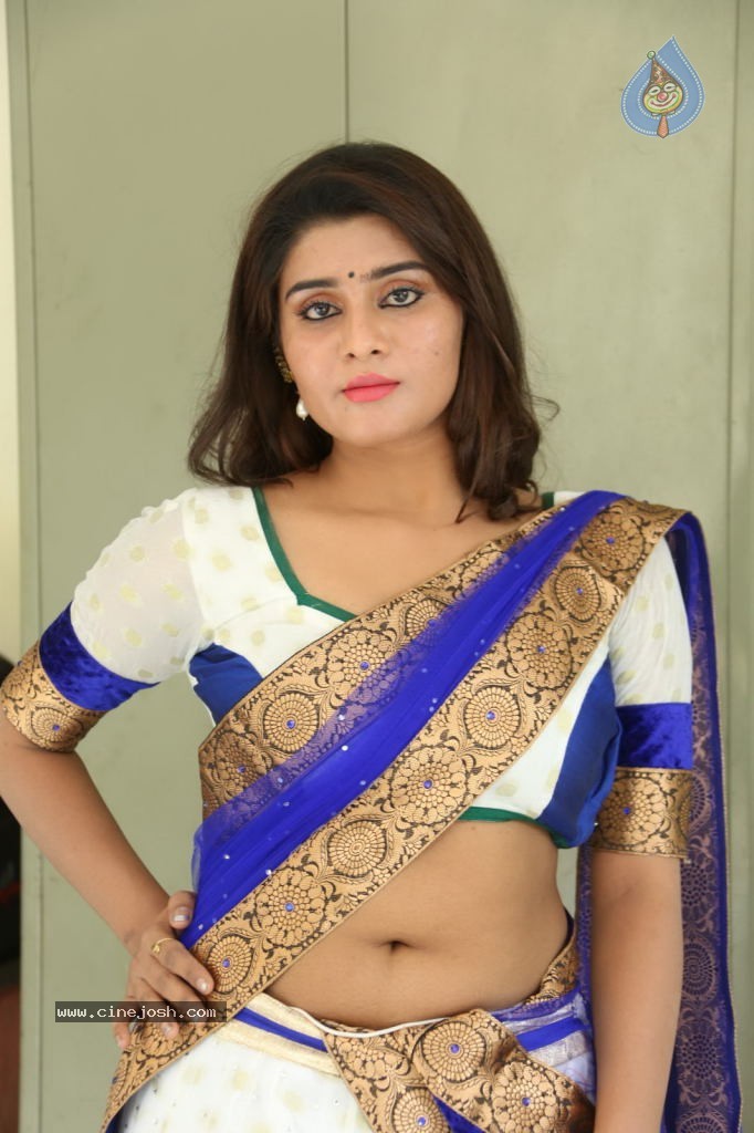 Harini Spicy Stills - 18 / 110 photos