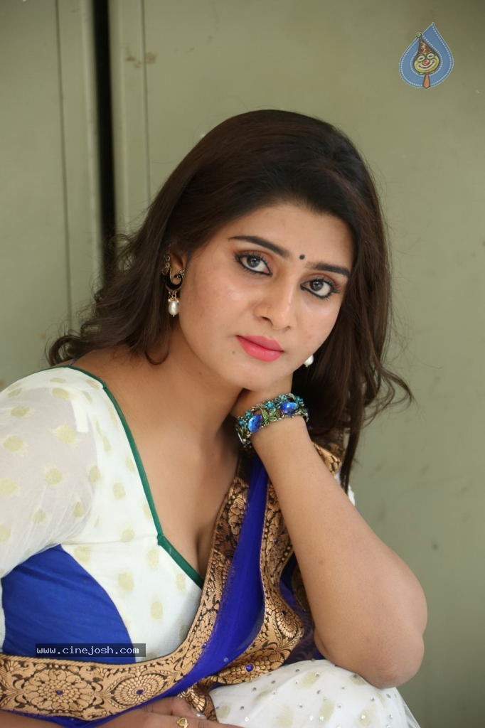 Harini Spicy Stills - 89 / 110 photos