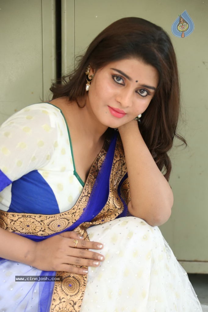 Harini Spicy Stills - 96 / 110 photos