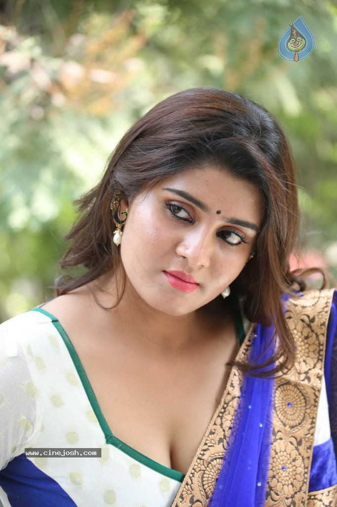 Harini Spicy Stills - 105 / 110 photos