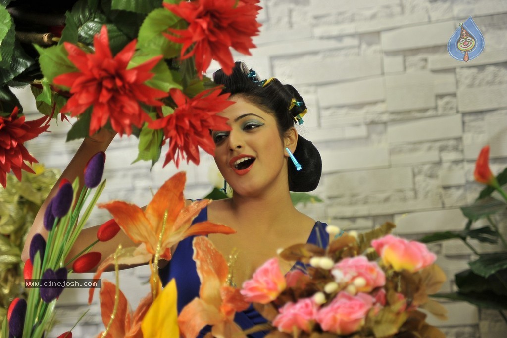 Haripriya Hot Gallery - 7 / 152 photos