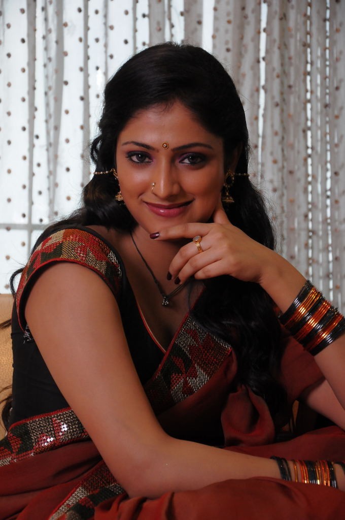 Haripriya Hot Images  - 21 / 50 photos
