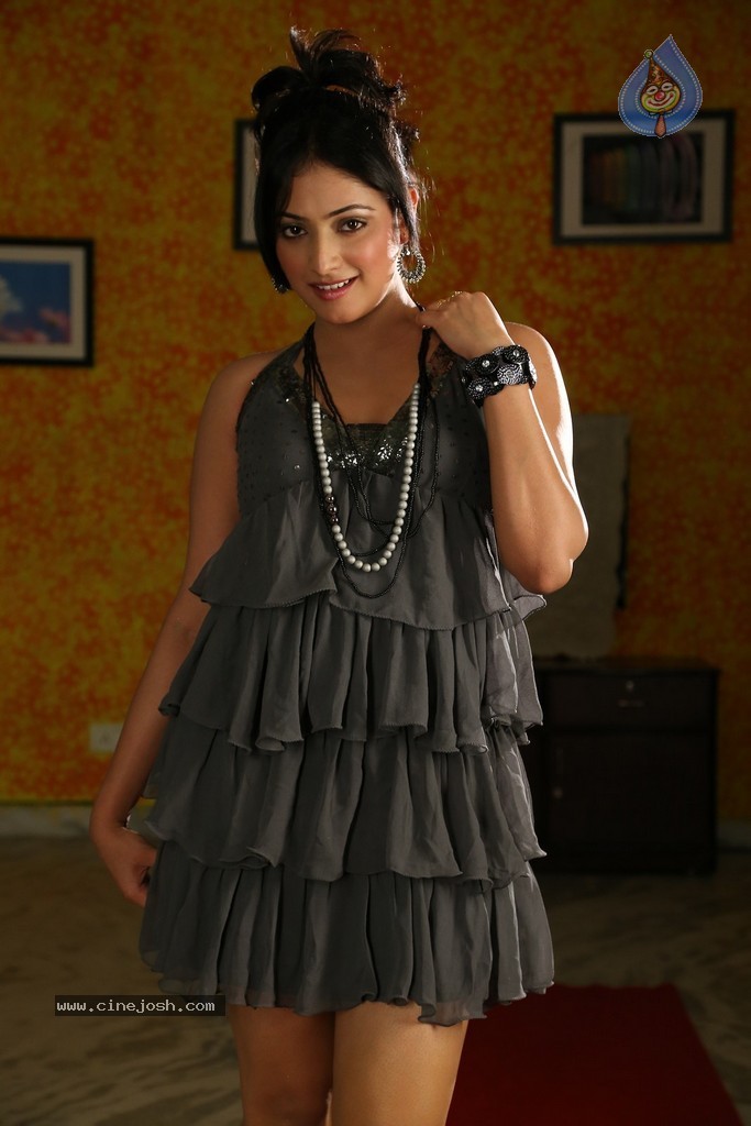 Haripriya Hot Photos - 6 / 126 photos