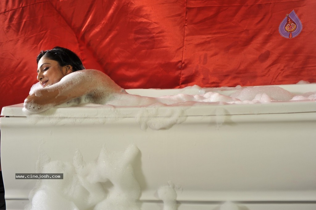 Haripriya Latest Gallery - 14 / 77 photos