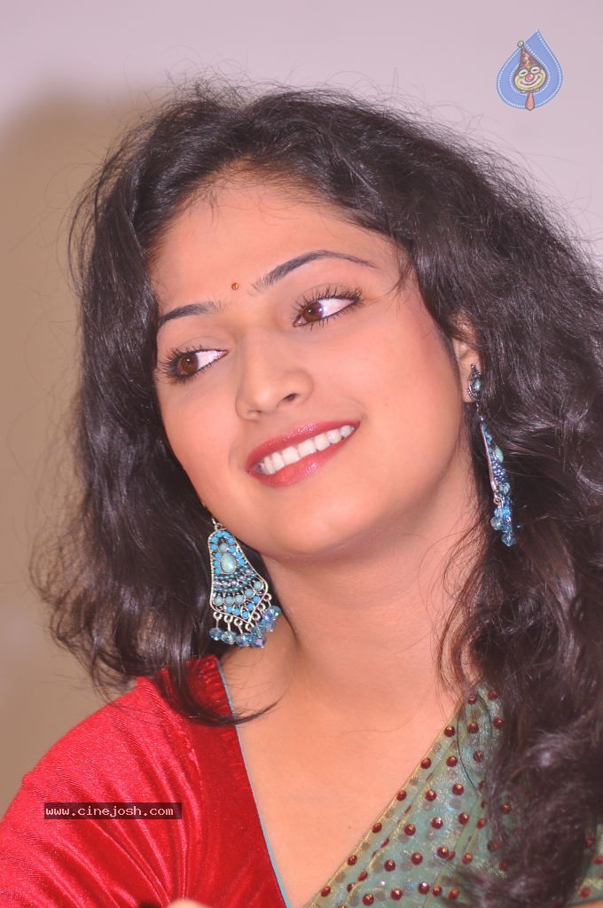 Haripriya Latest Stills - 36 / 85 photos