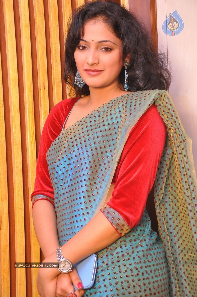 Haripriya Latest Stills - 37 / 85 photos