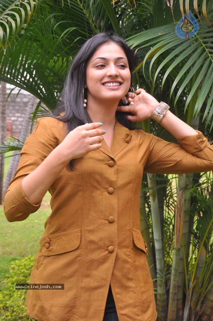 Haripriya Latest Stills - 7 / 104 photos