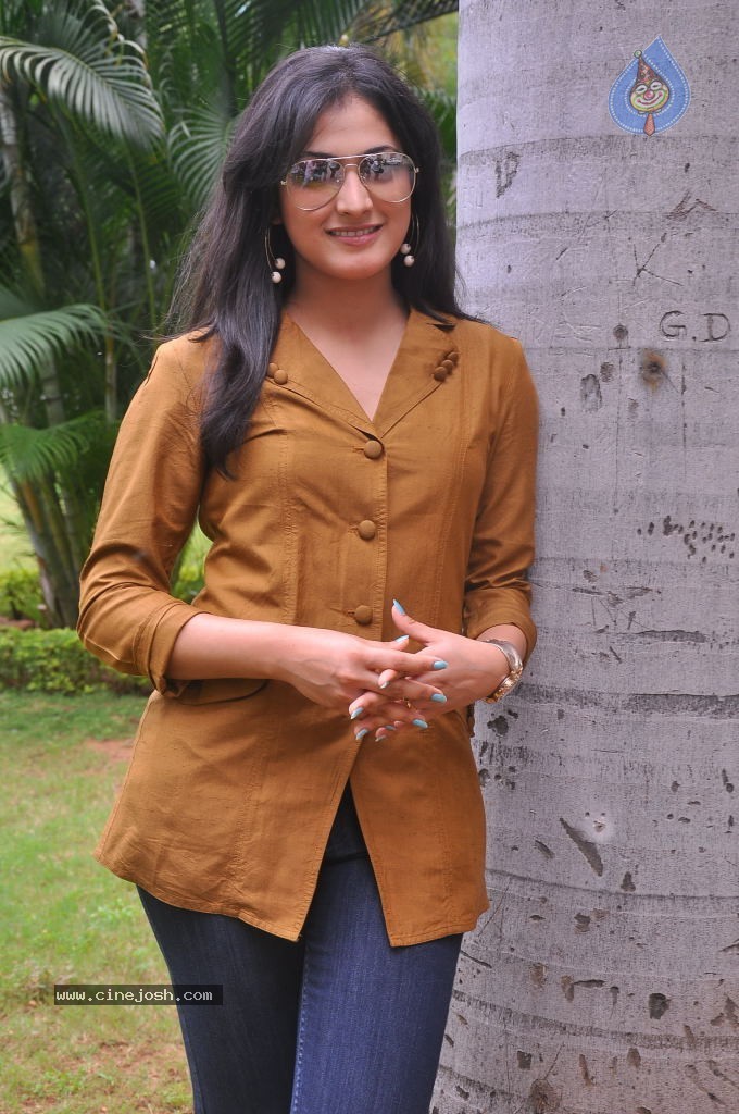 Haripriya Latest Stills - 69 / 104 photos