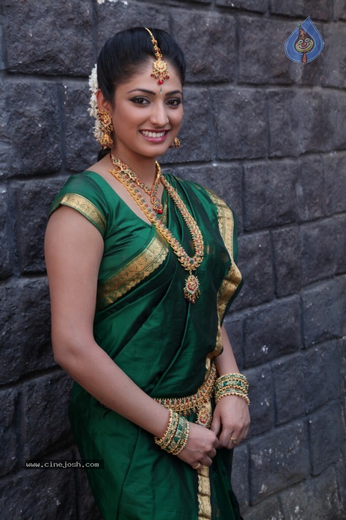 Haripriya Latest Stills - 56 / 77 photos