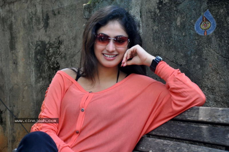Haripriya Latest Stills - 17 / 89 photos