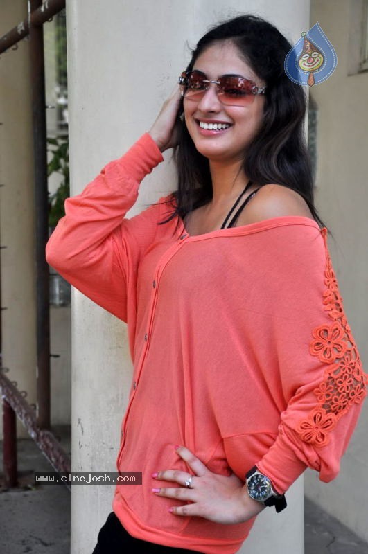 Haripriya Latest Stills - 32 / 89 photos