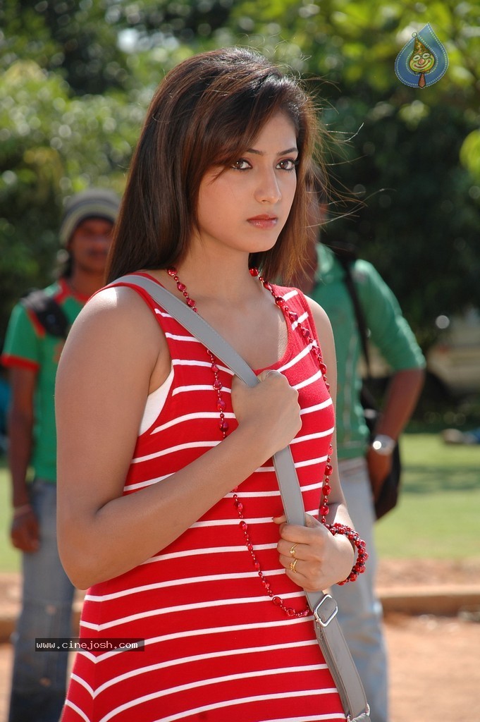 Haripriya New Gallery - 80 / 127 photos