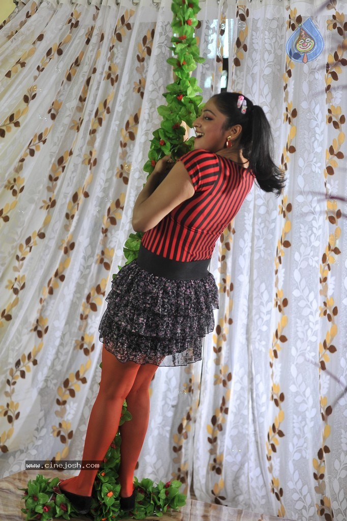 Haripriya New Gallery - 26 / 90 photos