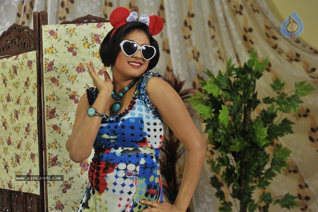 Haripriya New Gallery - 42 / 90 photos