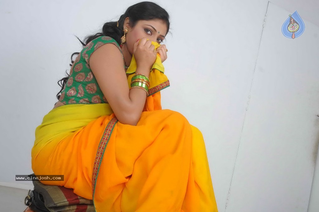 Haripriya New Gallery - 9 / 77 photos