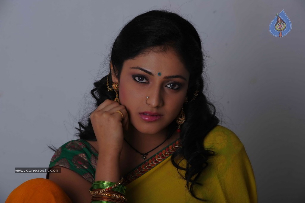 Haripriya New Gallery - 40 / 77 photos