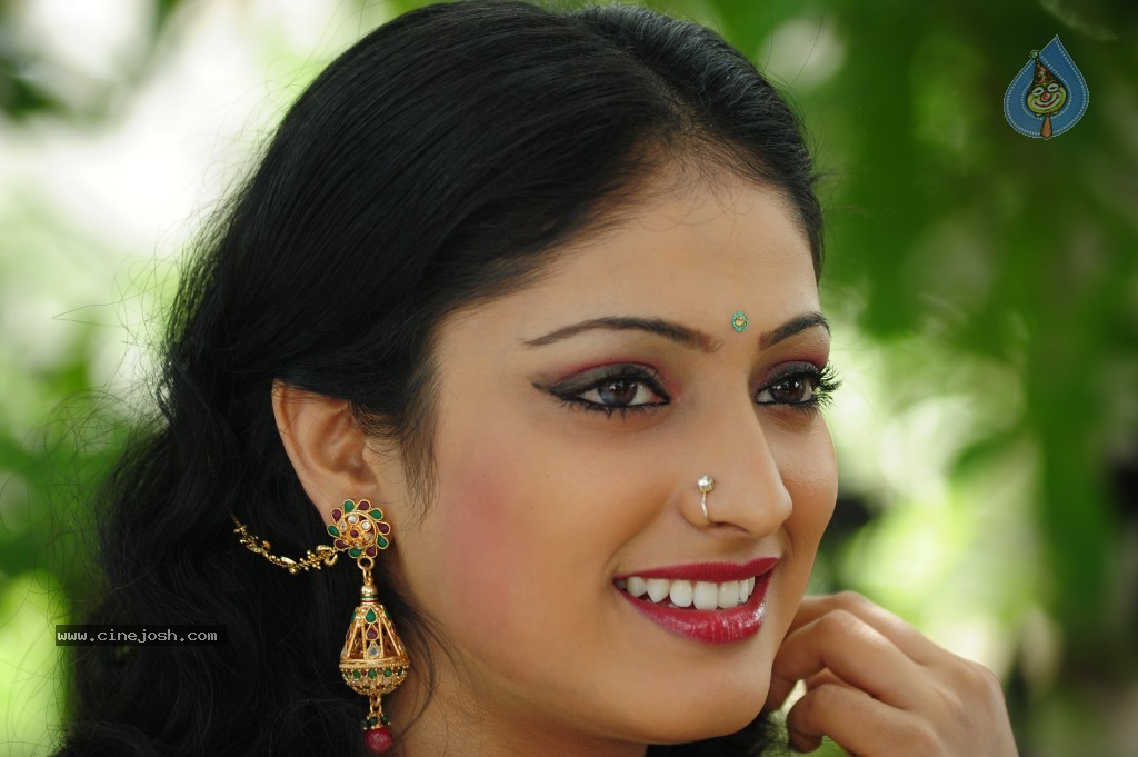 Haripriya New Gallery - 52 / 77 photos