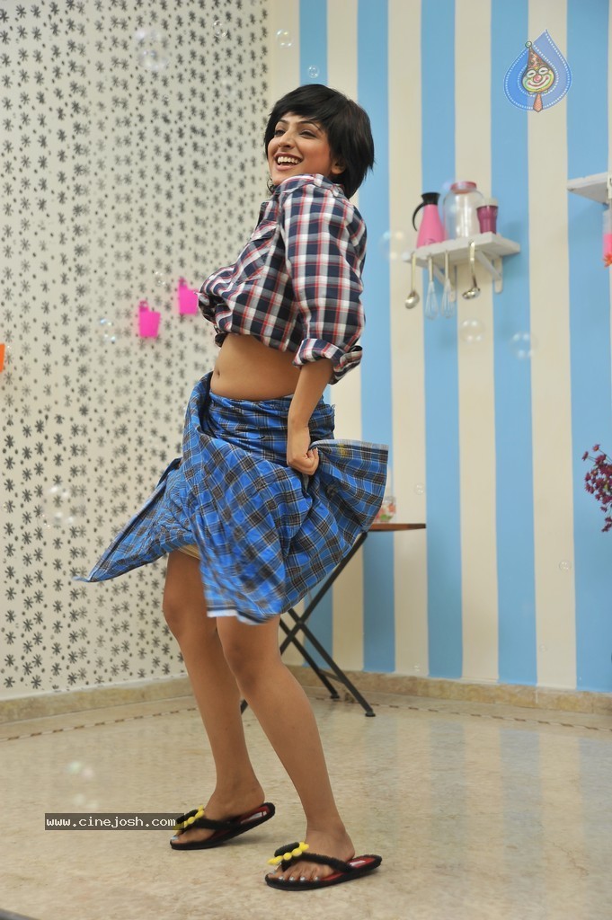 Haripriya New Hot Gallery - 23 / 54 photos