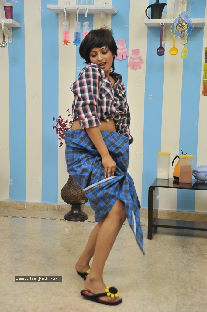 Haripriya New Hot Gallery - 45 / 54 photos