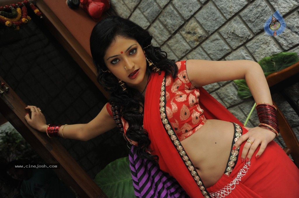 Haripriya New Hot Photos - 5 / 130 photos
