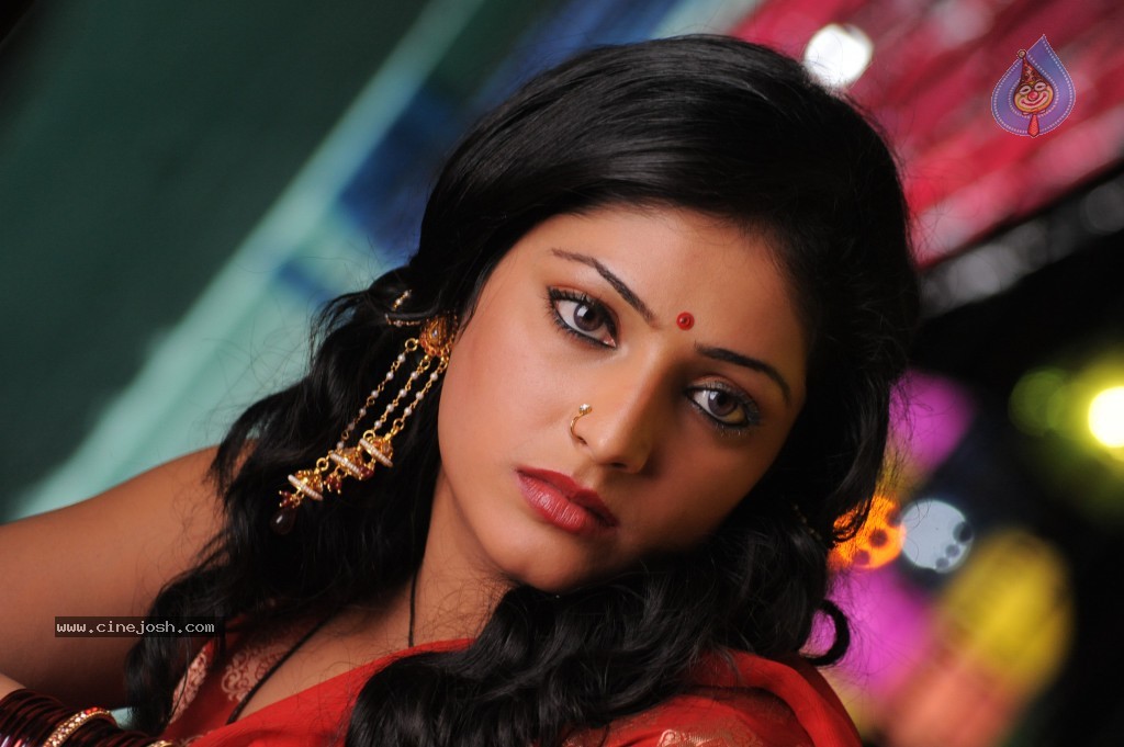 Haripriya New Hot Photos - 31 / 130 photos