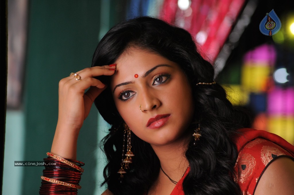 Haripriya New Hot Photos - 48 / 130 photos