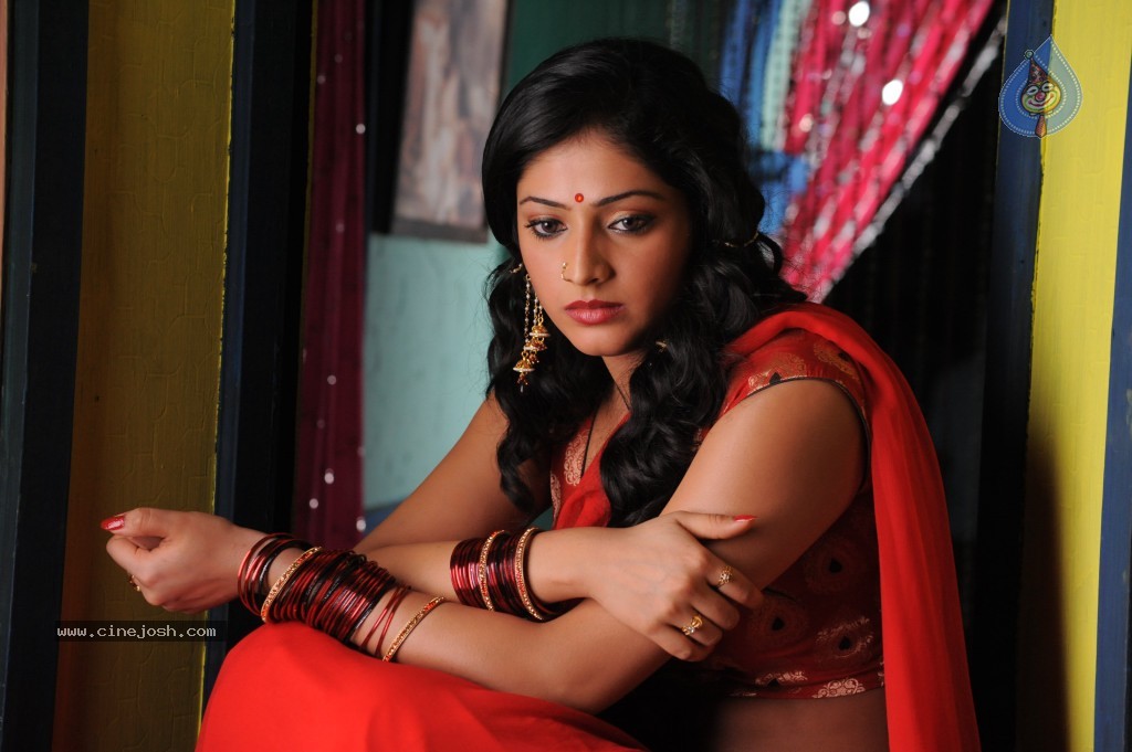 Haripriya New Hot Photos - 49 / 130 photos